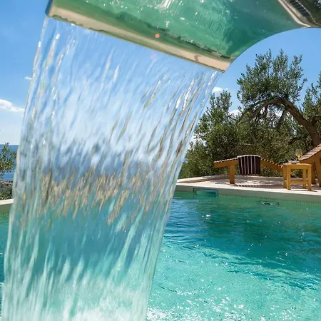 Sapore Di Sale With Pool Holiday home Bol