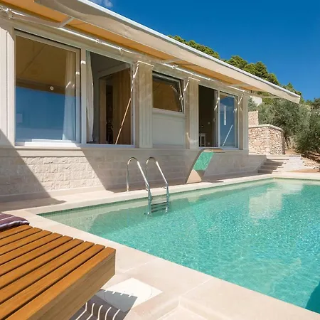 Sapore Di Sale With Pool Holiday home Bol