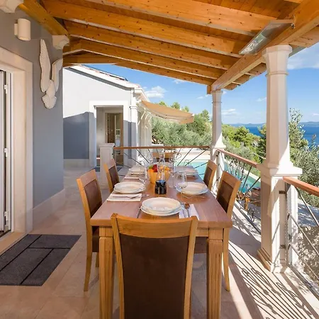 Holiday home Sapore Di Sale With Pool Bol